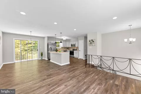 6100 Hellen Lee Dr, Clinton, MD 20735