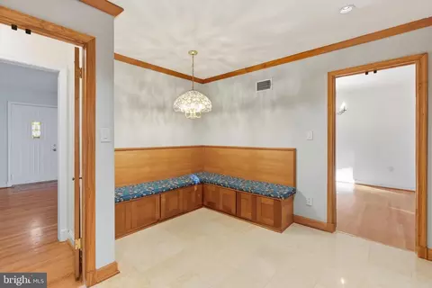Entry Way - 7404 Lois, Lanham, MD 20703 photo 3 of 4