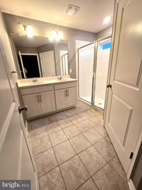Bath - 2118 Ruby Turn, Bowie, MD 20721 photo 1 of 4