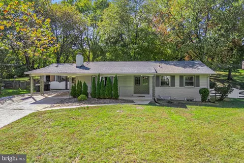9709 Dale Dr, Marlboro, MD 20772