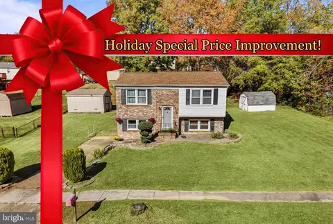 1704 Dania Dr, Fort Washington, MD 20744