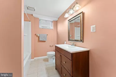 Bath - 9207 4th St, Lanham, MD 20706 photo 4 of 4