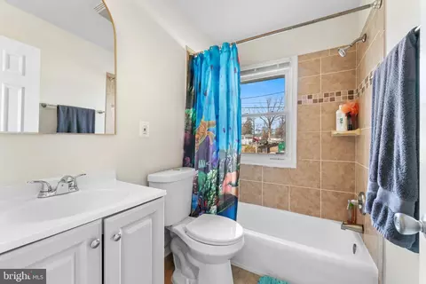 Bath - 9207 4th St, Lanham, MD 20706 photo 2 of 4