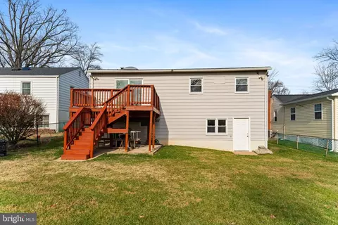 Exterior - 9207 4th St, Lanham, MD 20706 photo 4 of 7