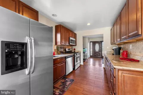 Entry Way - 9207 4th St, Lanham, MD 20706 photo 1 of 2