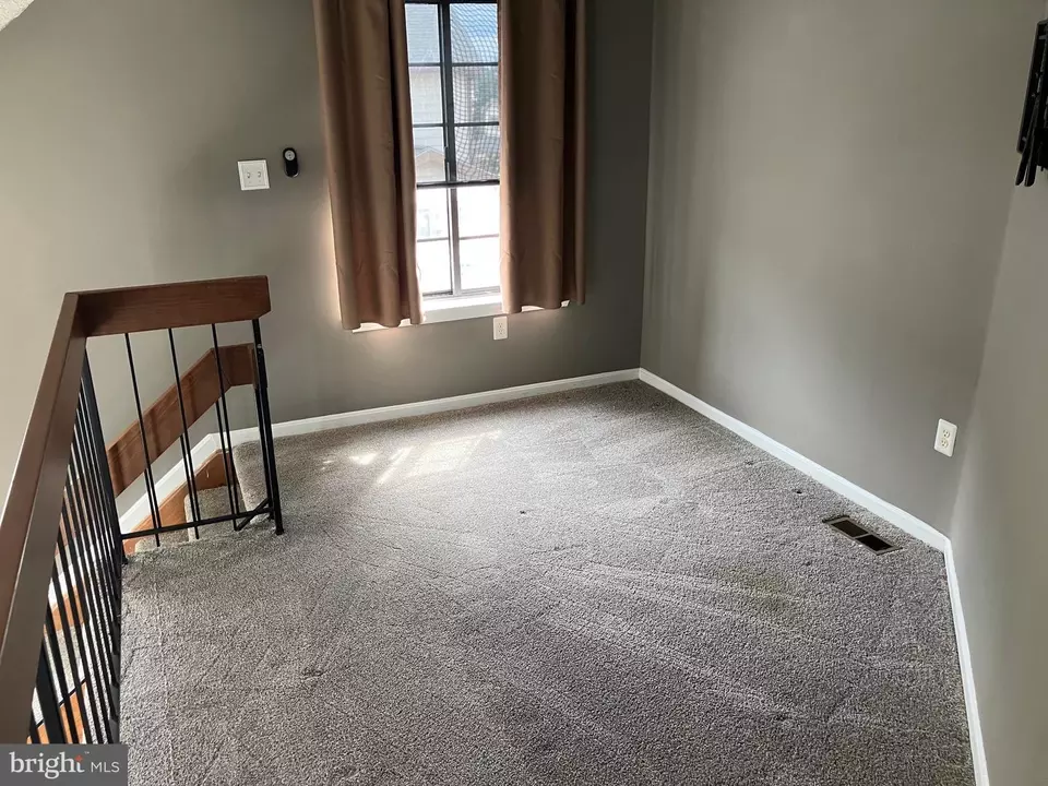 Living - 14114 B Lauren Ln #27B, Laurel, MD 20707 photo 3 of 3