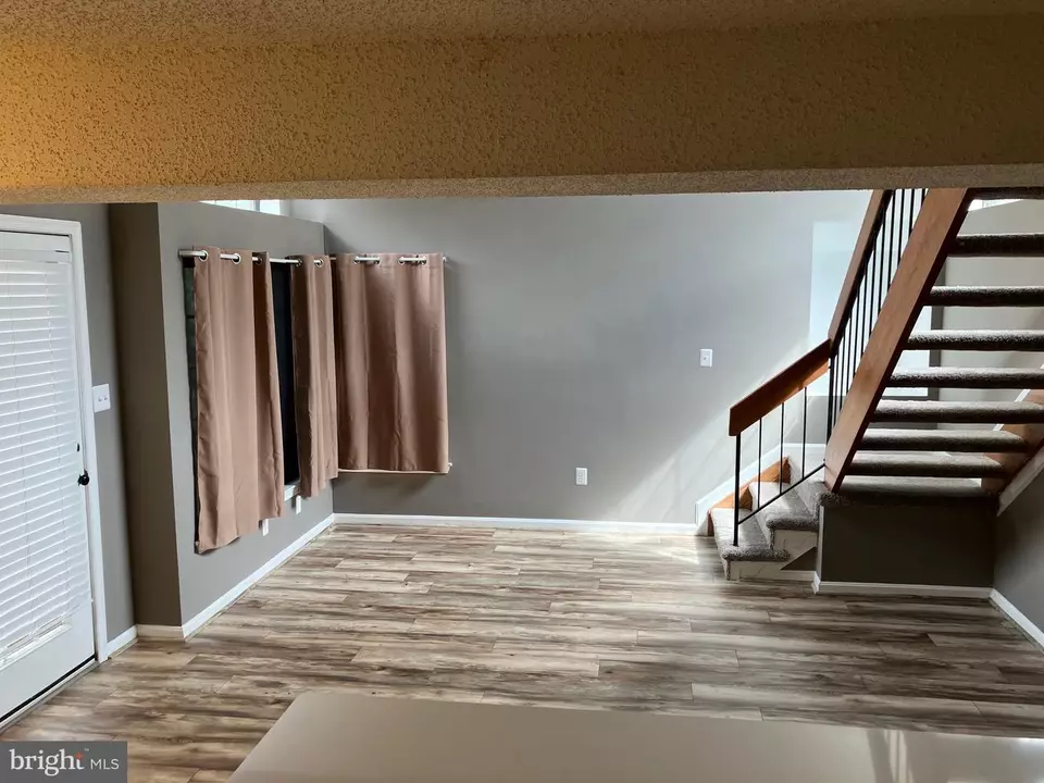 Living - 14114 B Lauren Ln #27B, Laurel, MD 20707 photo 2 of 3