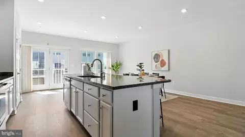 Entry Way - 117 Hawlings River Rd, Laurel, MD 20708 photo 6 of 27