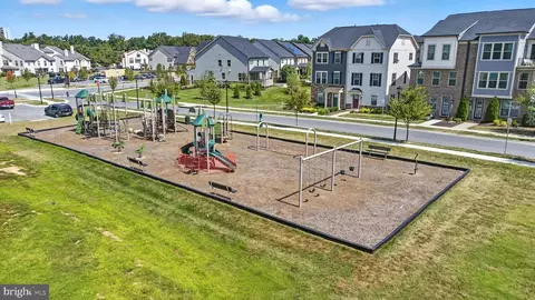 View/Area - 117 Hawlings River Rd, Laurel, MD 20708 photo 5 of 9