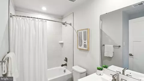 Bath - 117 Hawlings River Rd, Laurel, MD 20708 photo 1 of 2