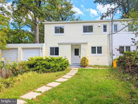 8 D Hillside Rd, Greenbelt, MD 20770