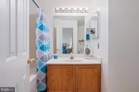 Bath - 804 Pasadena Pl, Bowie, MD 20716 photo 1 of 6