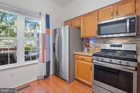 Kitchen - 804 Pasadena Pl, Bowie, MD 20716 photo 6 of 8