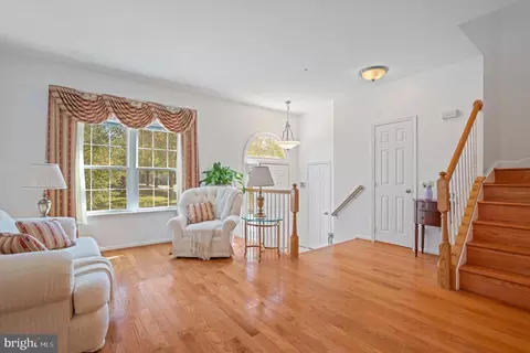 Entry Way - 804 Pasadena Pl, Bowie, MD 20716 photo 3 of 10