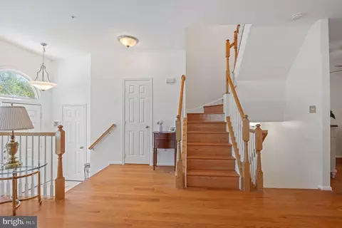 Entry Way - 804 Pasadena Pl, Bowie, MD 20716 photo 7 of 10