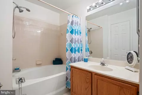Bath - 804 Pasadena Pl, Bowie, MD 20716 photo 2 of 6