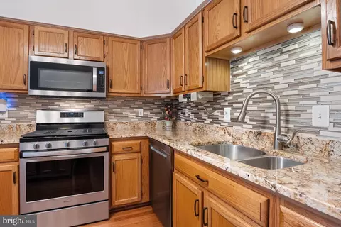 Kitchen - 804 Pasadena Pl, Bowie, MD 20716 photo 5 of 8