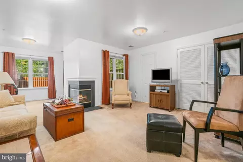 Living - 804 Pasadena Pl, Bowie, MD 20716 photo 2 of 5