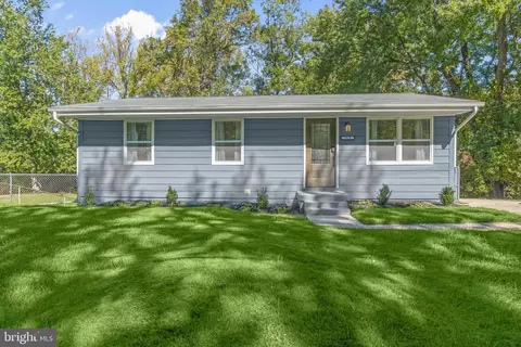 2910 Lumar Dr, Fort Washington, MD 20744