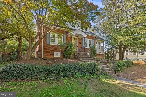 4110 29th St, Mount Rainier, MD 20712