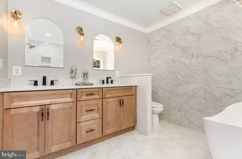 Bath - 4210 29th St, Mount Rainier, MD 20712 photo 2 of 4
