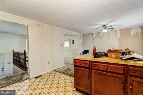 Entry Way - 8216 Montpelier Dr, Laurel, MD 20708 photo 2 of 2