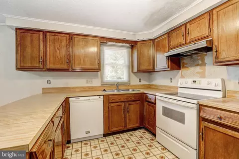 Kitchen - 8216 Montpelier Dr, Laurel, MD 20708 photo 1 of 4