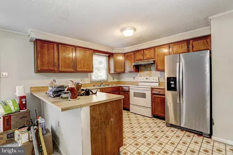 Kitchen - 8216 Montpelier Dr, Laurel, MD 20708 photo 2 of 4