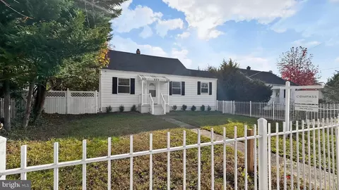 6705 Larkspur Rd, Suitland, MD 20746