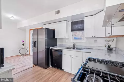 7600 Lotus Ct, Laurel, MD 20707 photo 17