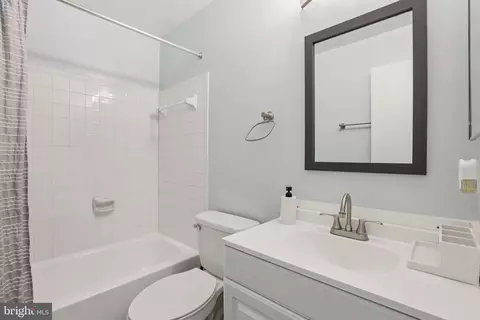 Bath - 14009 E Korba Pl #2E, Laurel, MD 20707 photo 1 of 2