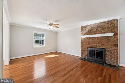 Living - 11400 Chantilly Ln, Bowie, MD 20721 photo 4 of 11