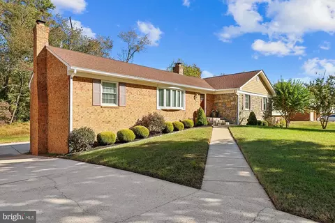 Exterior - 11400 Chantilly Ln, Bowie, MD 20721 photo 2 of 10
