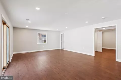 Living - 11400 Chantilly Ln, Bowie, MD 20721 photo 8 of 11