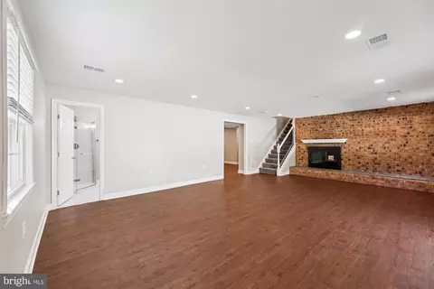 Living - 11400 Chantilly Ln, Bowie, MD 20721 photo 7 of 11