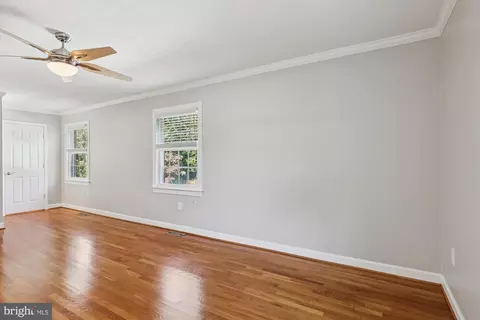 Living - 11400 Chantilly Ln, Bowie, MD 20721 photo 6 of 11