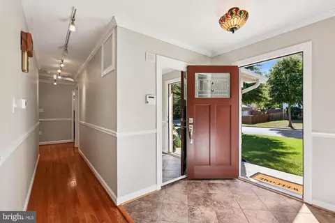 Entry Way - 11400 Chantilly Ln, Bowie, MD 20721 photo 2 of 4