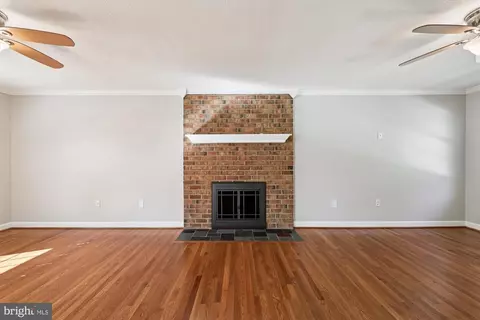Living - 11400 Chantilly Ln, Bowie, MD 20721 photo 3 of 11