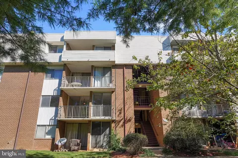 10239 Prince Pl #26-103, Marlboro, MD 20774