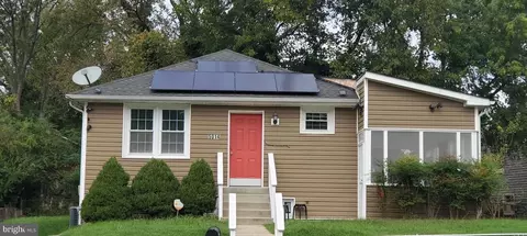 5014 Leroy Gorham Dr, Capitol Heights, MD 20743