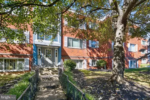 3827 Hamilton St #D-304, Hyattsville, MD 20781