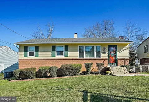 7531 Dover Ln, Lanham, MD 20706