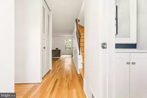 8475 Snowden Oaks Pl, Laurel, MD 20708 photo 3