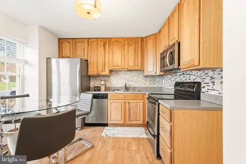 8475 Snowden Oaks Pl, Laurel, MD 20708 photo 6