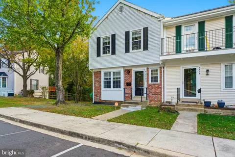 8475 Snowden Oaks Pl, Laurel, MD 20708