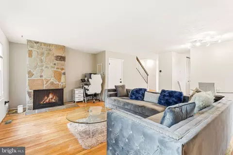 8475 Snowden Oaks Pl, Laurel, MD 20708 photo 13
