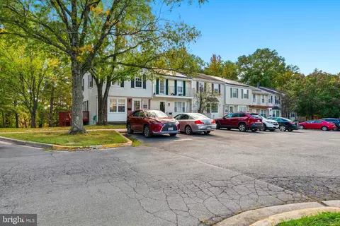 8475 Snowden Oaks Pl, Laurel, MD 20708 photo 2