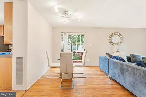 8475 Snowden Oaks Pl, Laurel, MD 20708 photo 10
