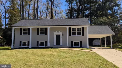 9903 Quiet Glen Ct, Marlboro, MD 20774
