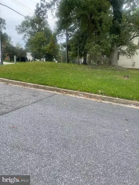 8811 Priscilla Ct, Lanham, MD 20706 photo 2